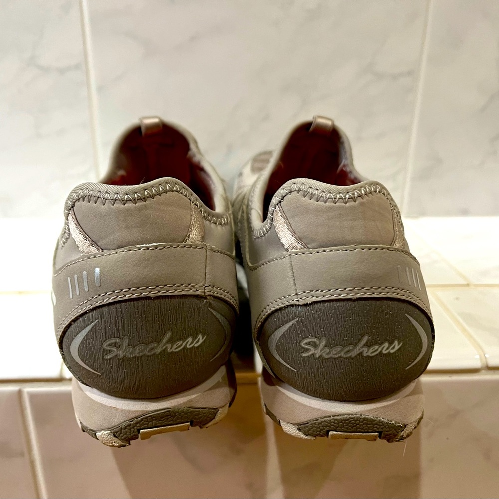 Sketchers slip on sneakers